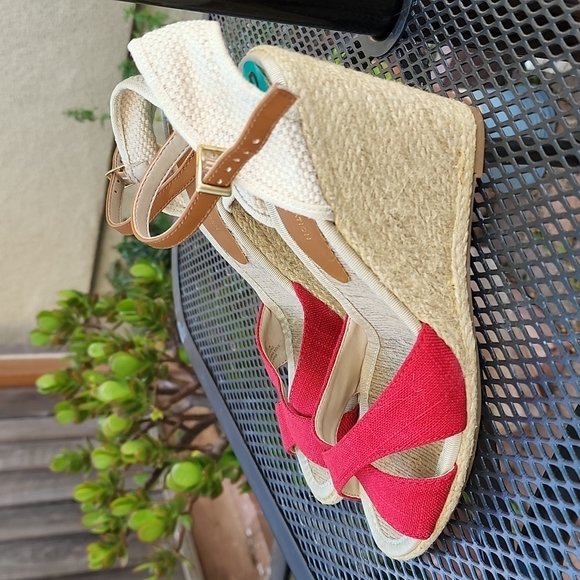 BCBG generation wedge shoes - Picture 2 of 5